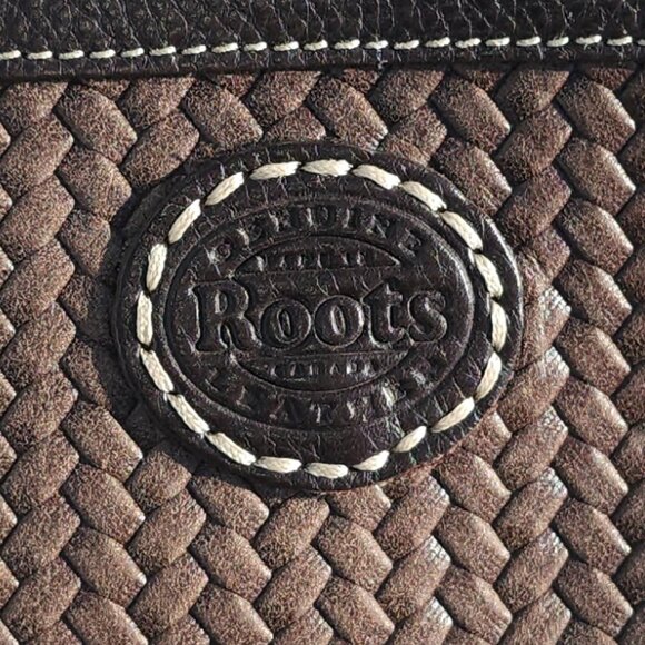 Roots Wristlet Zipper Pouch in Brown Pebbled Leather Sewn Leather Patch - Picture 4 of 4